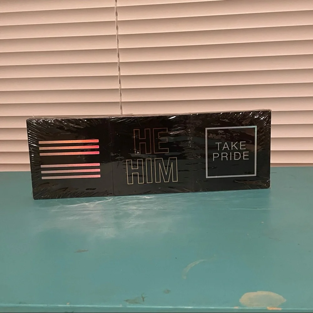 2 PCS 3-count mini sign displays “TAKE PRIDE” “LOVE HAS NO GENDER” logo